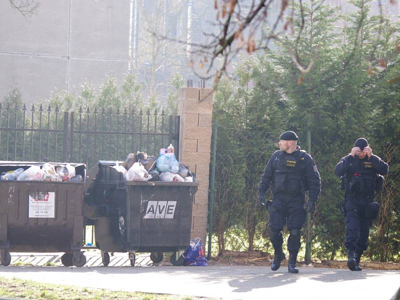 Ubytovna Freedom v Krásném Březně zažila policejní akci, nejspíš kvůli drogám. 