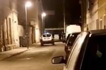 Noční incident v Ústí zachycený na videu.