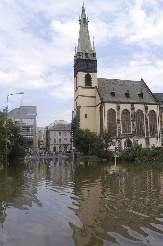 Takto zachytil povodně v srpnu 2002 v centru Ústí nad Labem fotograf Petr Berounský.