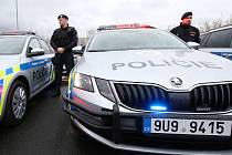 Předávka nových policejních vozů v Řehlovicích