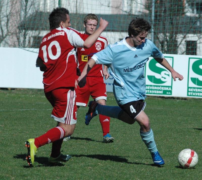 Fotbalisté Neštěmic podlehli Děčínu 0:2. 