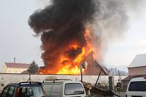 Hořící stodola v Chabařovicích.
