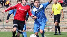 Fotbalisté Neštěmic (v červenočerném) doma porazili v 9. kole krajského přeboru Křešice 4:1. Foto: Deník/Rudolf Hoffmann