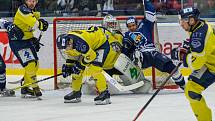 Ústečtí hokejisté (žlutí) prohráli na ledě Kladna i druhý zápas.