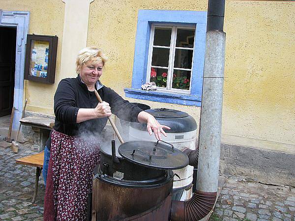 Zubrnice ožily vepřovými hody.