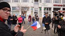 Demonstrace proti vládním protiepidemickým opatřením v centru Ústí nad Labem