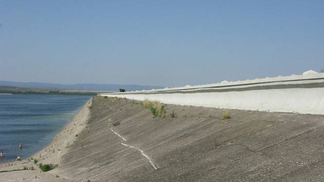 Nechranická přehrada vybudovaná na řece Ohře v blízkosti města Kadaň na Chomutovsku.