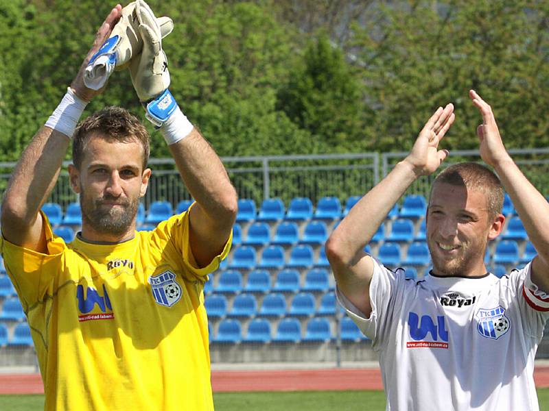 Fotbalisté Army porazili v domácím prostředí Znojmo 1:0 gólem kanonýra Veverky.