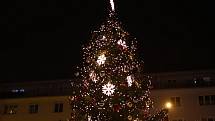 Rozsvícení vánočního stromu na Lidickém náměstí v Ústí nad Labem.