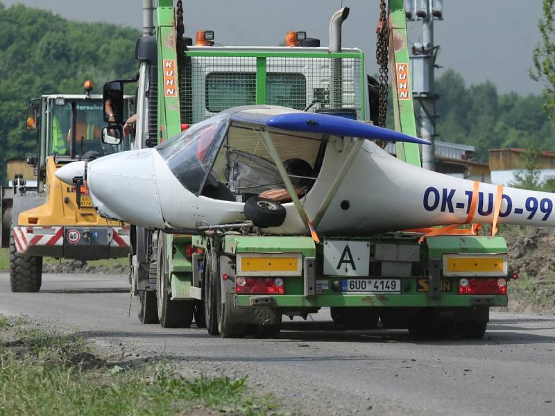 V úterý se zřítilo ultralehké letadlo v Úžině u Ústí nad Labem v blízkosti letiště.