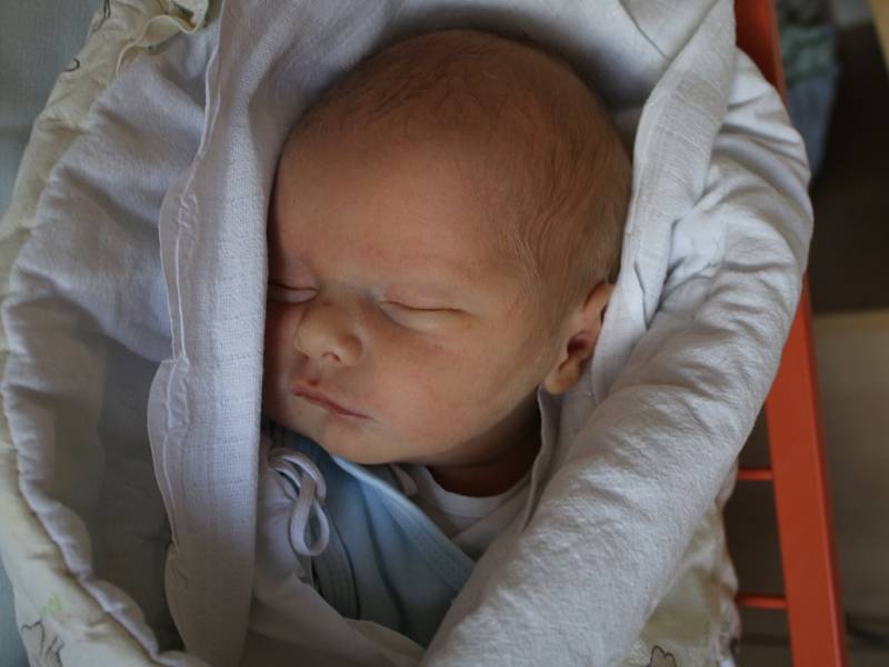Václav Novotný se narodil  v ústecké porodnici 24. 5. 2017 (12.30) Evě Novotné.  Měřil 52 cm, vážil 3,85 kg.