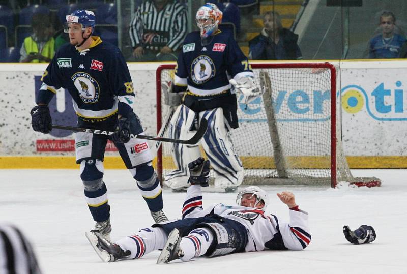 První finále play off 1. hokejové ligy.