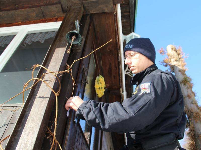 Policisté kontrolovali chatky na Chlumecku.