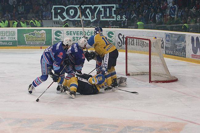 Ústečtí lvi zápas bohužel prohráli, vítězem Play off se stali hokejisté z Chomutova.