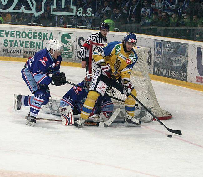 Ústečtí lvi zápas bohužel prohráli, vítězem Play off se stali hokejisté z Chomutova.