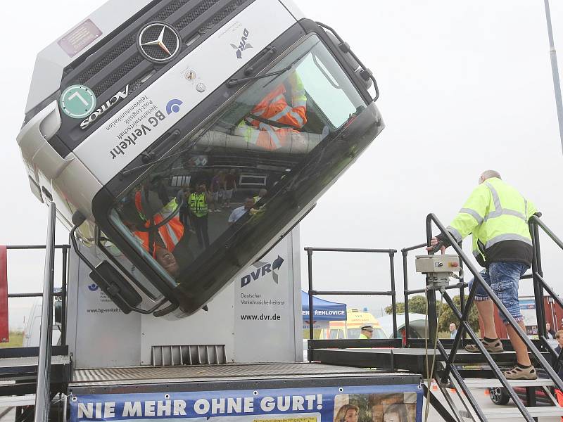 Dopravně bezpečnostní akce policie ČR a Německa zaměřená na kamiony a autobusy.