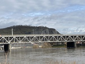 Řeka Labe v Ústí nad Labem v pondělí 12. února 2024.