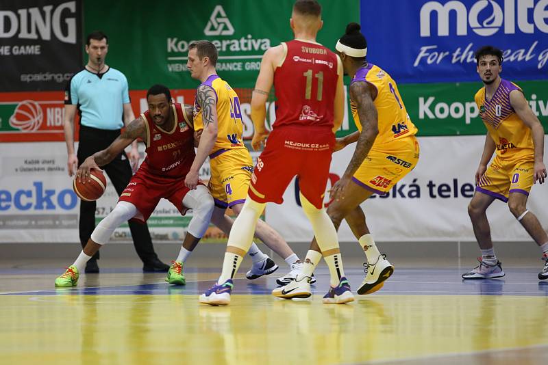 Sluneta Ústí - Svitavy. Kooperativa NBL 2020/2021, nadstavbová část A2.