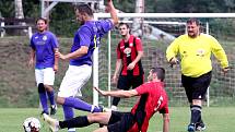 Utkání Přestanova (fialovo-bílí) proti MSK Trmice (červenočerní) skončilo remízou 2:2,, po penaltách získal bod navíc Přestanov. Hráno na stadionu v Trmicích.