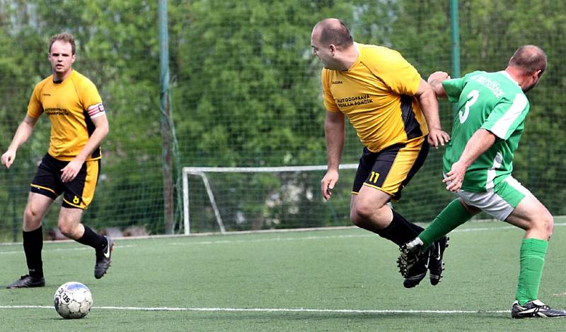 Fotbalisté Božtěšic (zelení) prohráli s Telnicí 2:6.