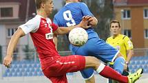 Fotbalisté Army (modří) znovu v poháru smázli Slavii.