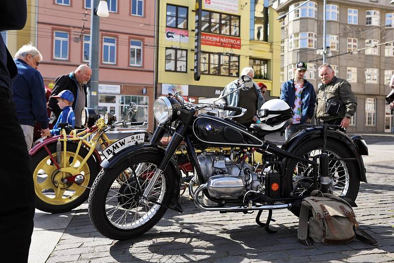 Centrum Ústí nad Labem na 1. máje opět patřilo veteránům.