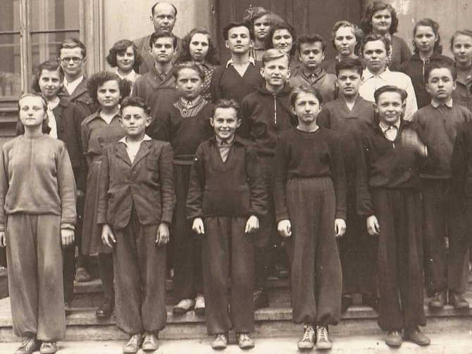 Školáci z Velkého Března v 50. letech.