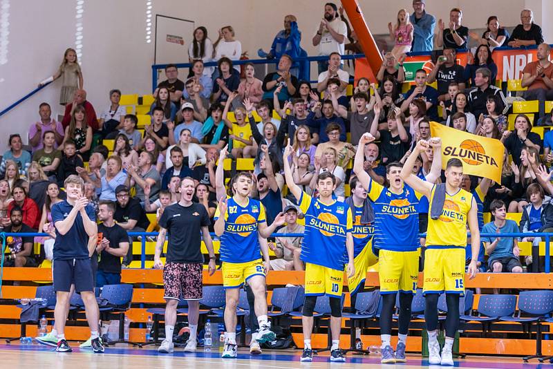 Sluneta Ústí nad Labem vs. Basket Brno.