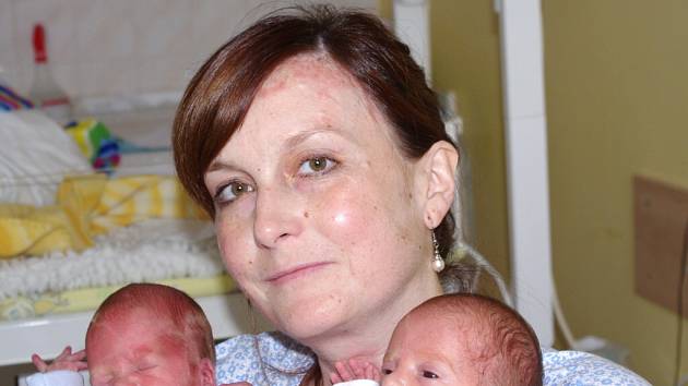 Daniela Krejčová, porodila v ústecké porodnici dne 25. 2. 2013 (8.47) dceru Kateřinu, měřila 40 cm, vážila 1,6 kg a (8.49) syna Filipa, měřil 41 cm a vážil 1,95 kg.