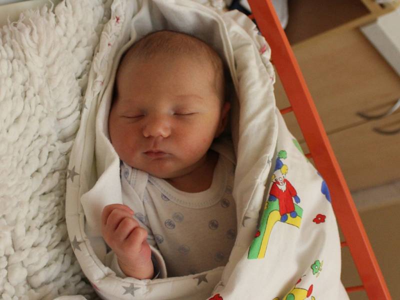 Matyas Jozef Mayer se narodil v ústecké porodnici 19.11.2016 (17.09) Janě Pastuchové.  Měřil 54 cm, vážil 3,98 kg.