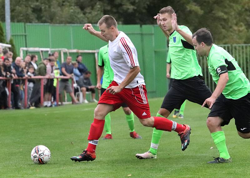 Fotbalisté Chuderova (v zelenočerném) zvítězili v 5. kole I. A třídy na hřišti Střekova 5:4. Foto: Deník/Rudolf Hoffmann