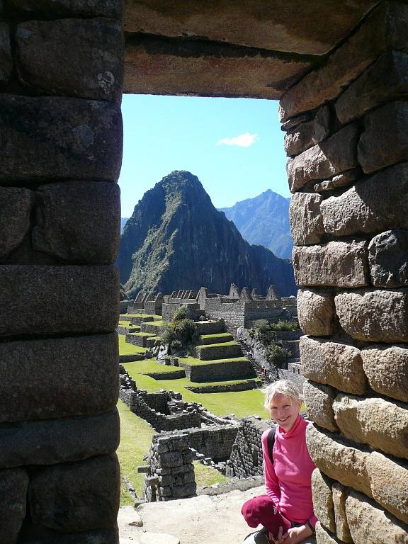 Lenka Kastnerová Plášilová z Loun v ruinách předkolumbovského inckého kultovního města Machu Picchu v peruánských Andách.