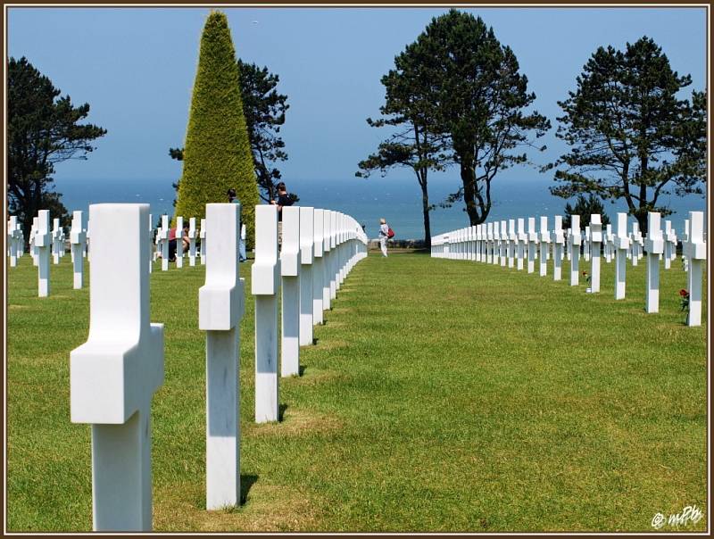 Americký hřbitov nad Omaha beach, Normandie, Francie. Místo, které zapůsobí na každého návštěvníka. Foto: Mirek P. Blažek, Peruc.