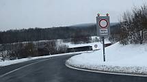 Dálnice D8 na Ústecku ve směru na Německo v úterý 9. února odpoledne opět stojí