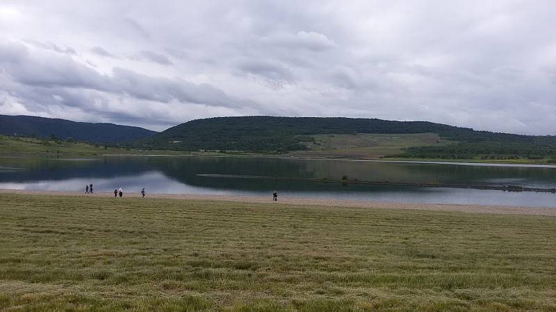 Jezero Milada. Foto z roku 2015.