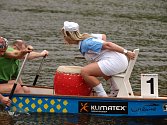 Pátého ročníku závodů dračích lodí ve Vaňově se zúčastnilo 35 posádek. 