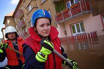 Povodně z počátku června 2013, před deseti lety na Střekově. Obrovský kus práce odvedli dobrovolní hasiči pod vedením Antonína Bauera.