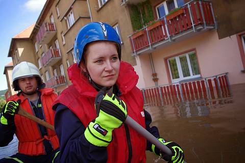 Povodně z počátku června 2013, před deseti lety na Střekově. Obrovský kus práce odvedli dobrovolní hasiči pod vedením Antonína Bauera.