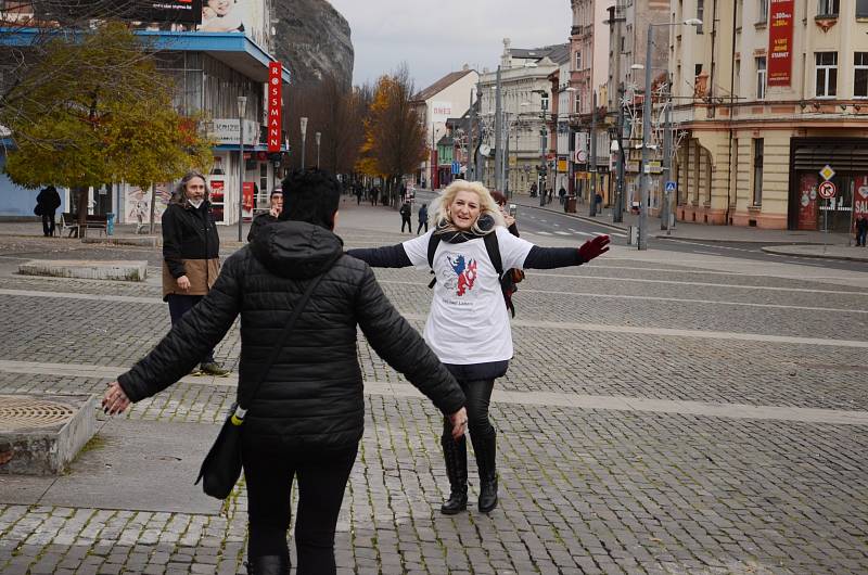 Demonstrace proti vládním protiepidemickým opatřením v centru Ústí nad Labem