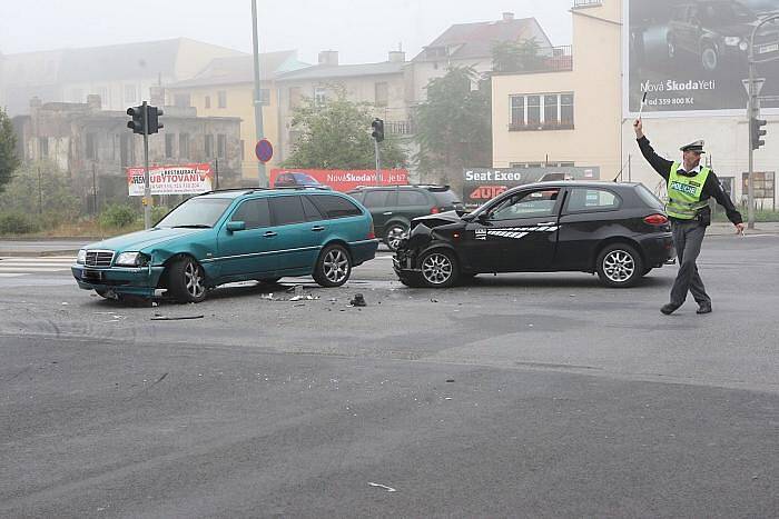 Na světelné křižovatce ulic Brněnská a Panská v centru Ústí nad Labem se stala nehoda