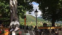 Asi nejkrásnější výhled je z hradní restaurace Wágnerka.