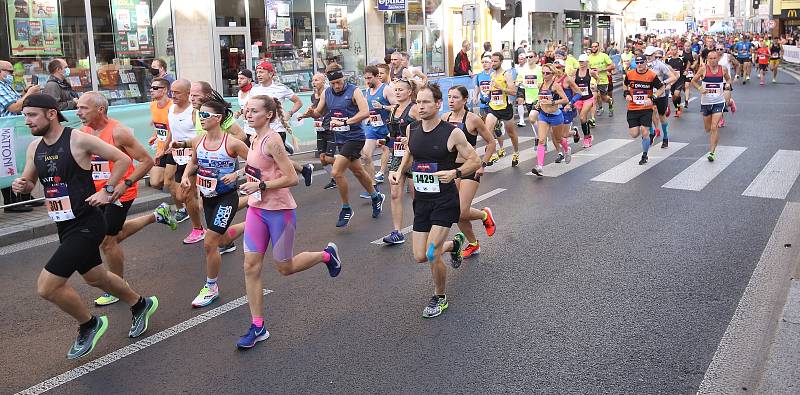 Rouškový 1/2Maraton Ústí nad Labem otevřel populární běžecký seriál.