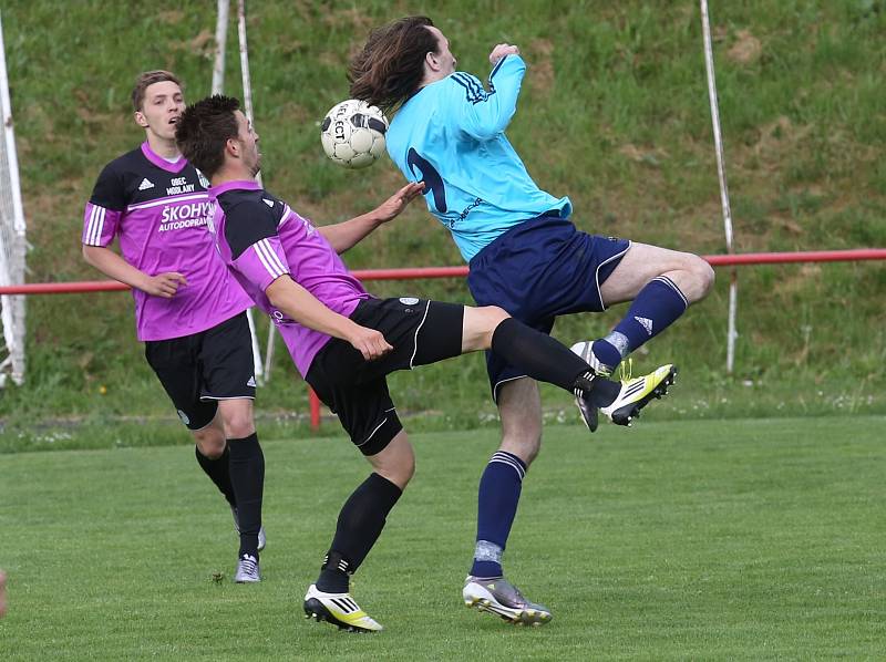 Fotbalisté Střekova (modří) doma podlehli Modlanům 1:2.