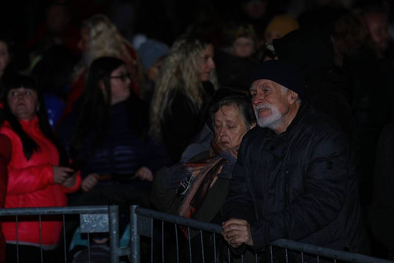 Rozsvícení vánočního stromu na Lidickém náměstí v Ústí nad Labem.