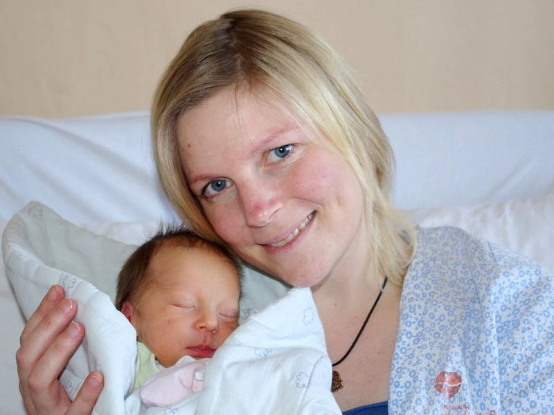 Adélka Holečková se narodila v ústecké porodnici dne 24. 3. 2014 (8.40) mamince Kláře Vlčkové, měřila cm, vážila 3,19 kg.