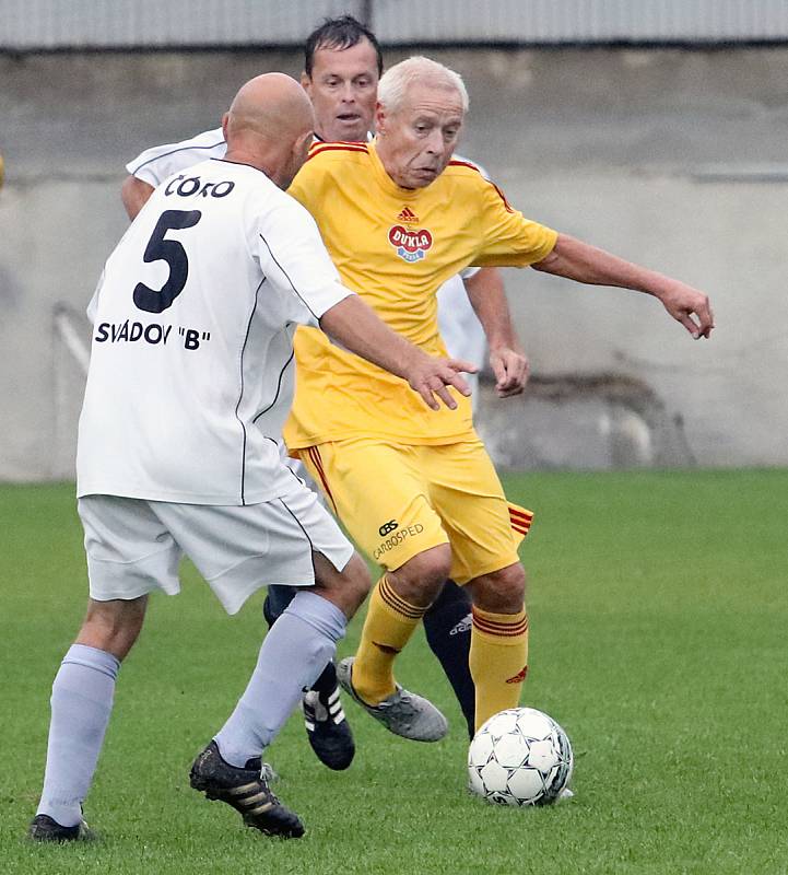 Exhibiční utkání Stará garda Svádov - Stará garda Dukla Praha na počest výročí 40 let fotbalu ve Svádově a 830 let od založení obce Svádov. Rott. Foto: Deník/Rudolf Hoffmann