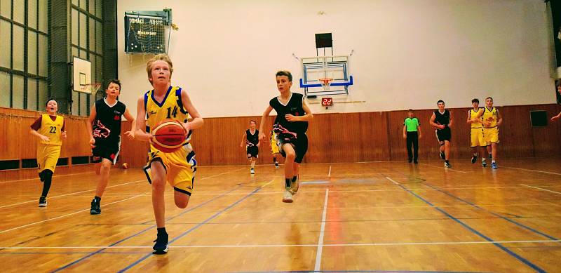 Basketbalisté Slunety Ústí nad Labem v kategorii U14 ve středu porazili Tygry Praha 78:45.