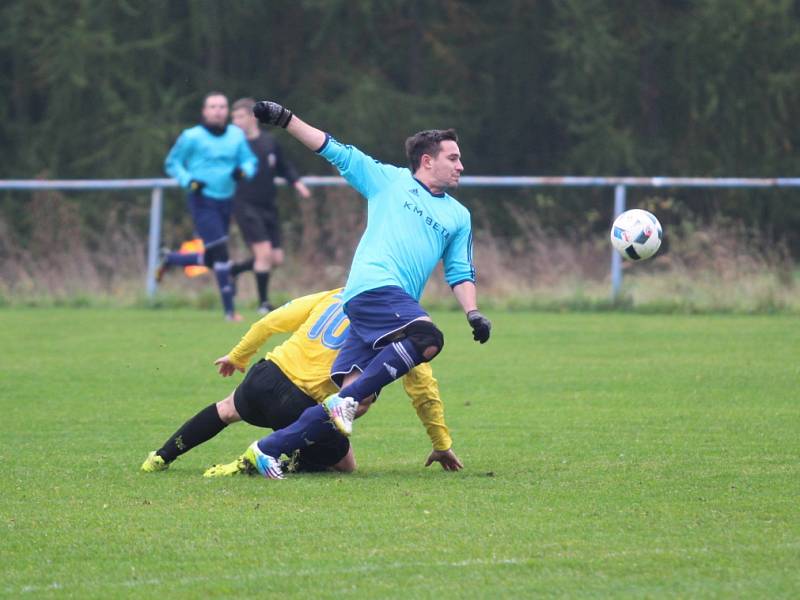 Fotbalisté Střekova (modří) vyhráli v Oldřichově 2:1 po penaltách. 