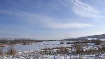 Jezero Milada spadá do katastru hned tří měst.  Kromě Ústí nad Labem také Chabařovic a Trmic.