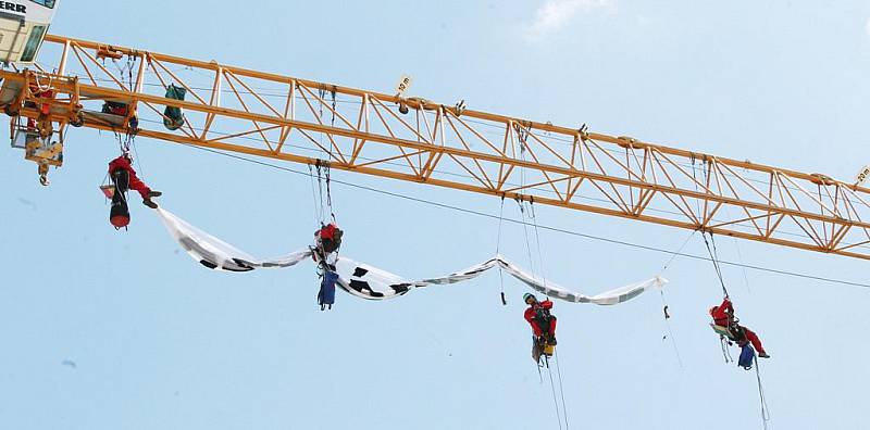 Členové Greenpeace protestovali v centru Ústí